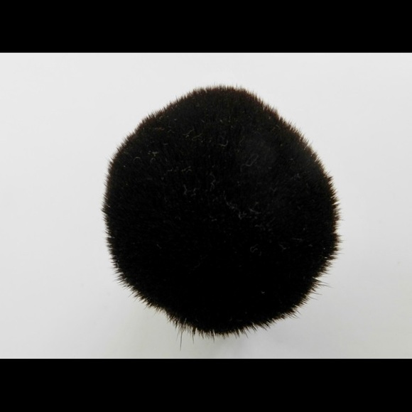 The Body Shop Mineral Powder Foundation Brush (high quality Kabuki Brush) - Picture 8 of 14